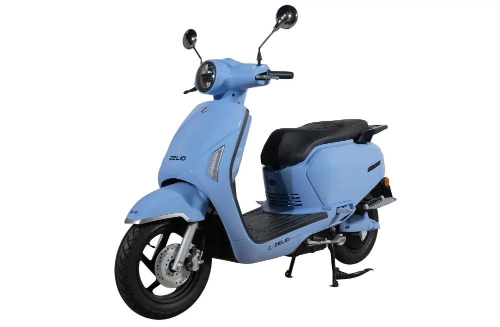 Gracy Pro — three-quarter view in Blue